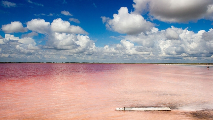 Бурлинское озеро – месторождение поваренной соли / Фото: Википедия