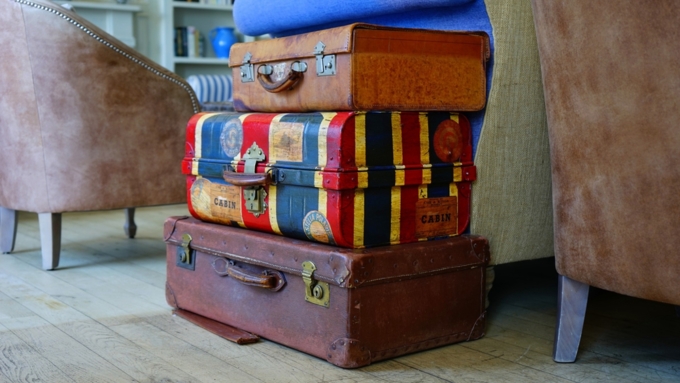 Наилучшим образом чемоданы можно классифицировать по материалам, из которых они исполнены / Фото: pixabay.com