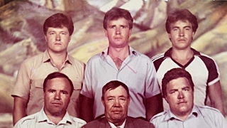 Дмитрий Иванович Чернышов с сыновьями / Фото из семейного архива