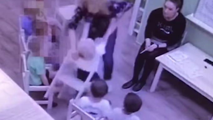 Кадр видео из детского сада, где по версии следствия, обижали детей