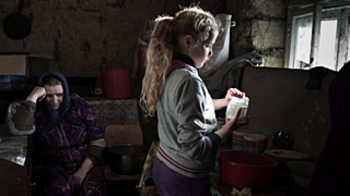 Для решения проблем российские семьи все чаще берут кредиты / Фото: abcnews.go.com