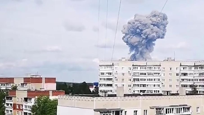 Взрывом на заводе "Кристалл" уничтожено административное здание / Фото: 360tv.ru