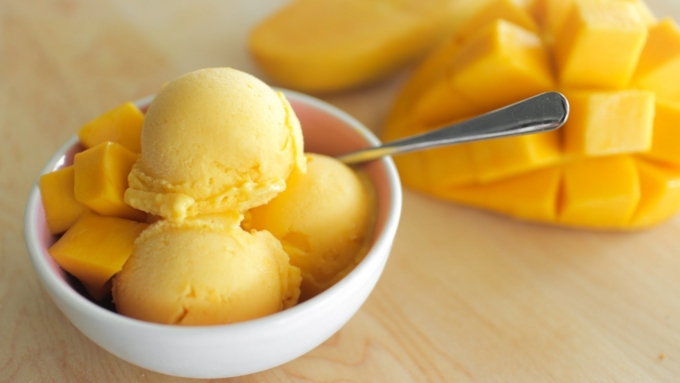 Мороженое из манго / Фото: edining.hhbuffalogrove.com