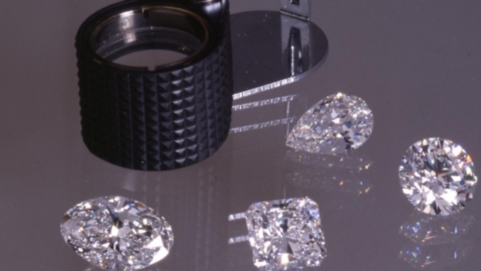 В домах подозреваемых нашли 500 необработанных природных алмазов и 11 бриллиантов / Фото: из архива Amic.ru