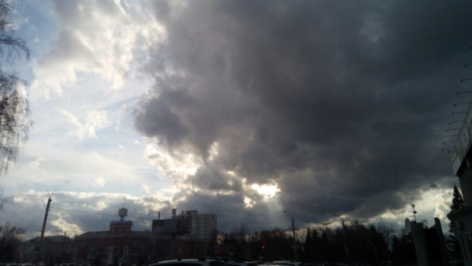 Порывы ветра будут достигать 22 метров в секунду / Фото: Екатерина Смолихина / Amic.ru