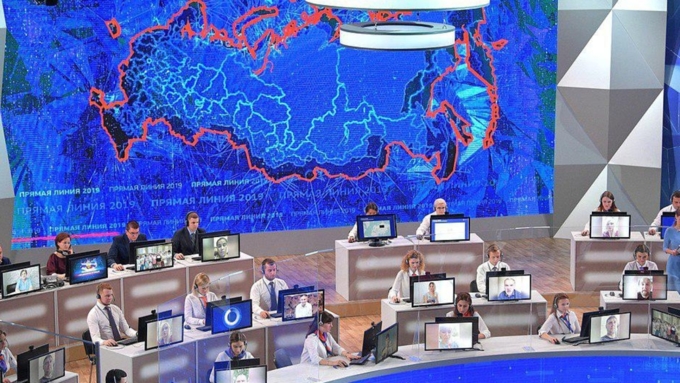 Отмечается, что специалисты смогли отразить DDoS-атаку на "Прямую линию" / Фото: kremlin.ru