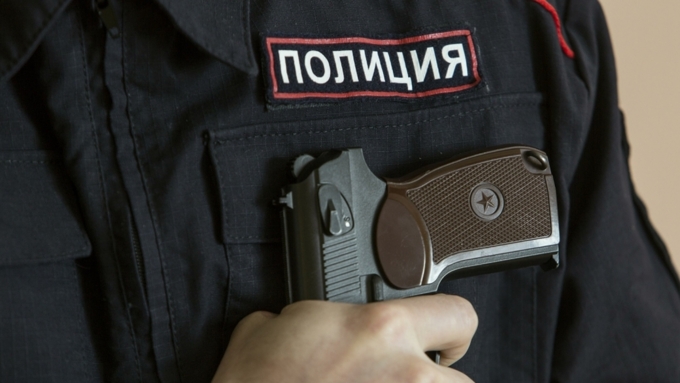 Пистолет у полицейского отобрали, сейчас следователи разбираются в причинах / Фото: krivoe-zerkalo.ru