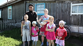 Депутаты предлагают сосредоточиться на улучшении жизни многодетных семей / Фото: realtribune.ru