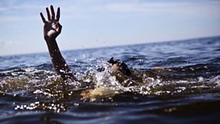 Летом возникает опасность для жизни и здоровья детей на открытых водных объектах / Фото: sunhome.ru