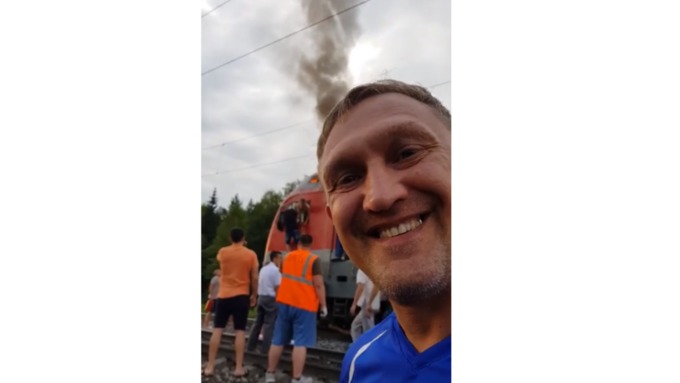 В Сети появилось видео, на котором запечатлен горящий локомотив / Фото: кадр из видео