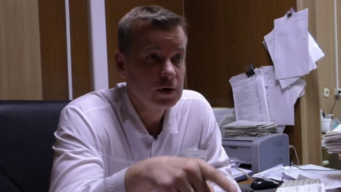 Роман Салов заявил, что будет оспаривать в суде расторжение его трудового договора / Фото: кадр из видео