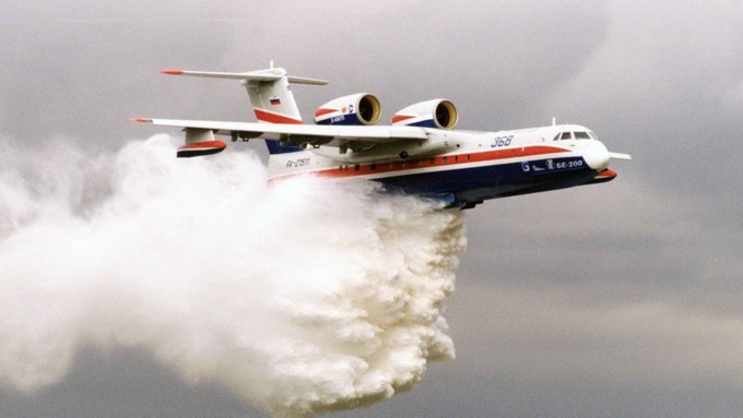 В район пожаров дополнительно были направлены два самолета Бе-200 / Фото: справка01.рф