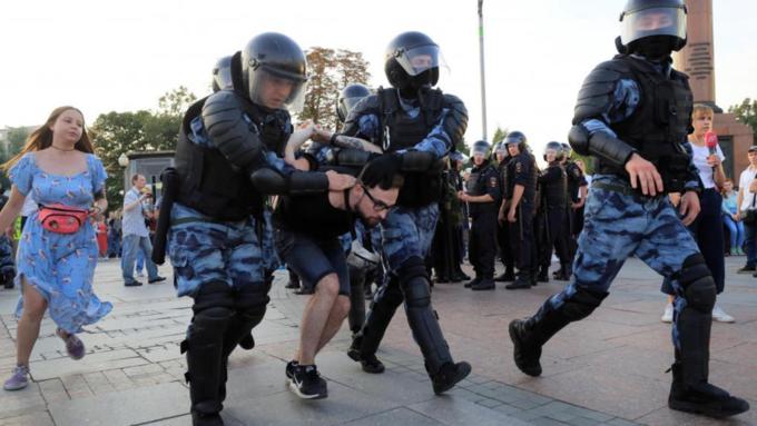 Россияне согласны с жесткими действиями властей на митингах / Фото: ru.rfi.fr