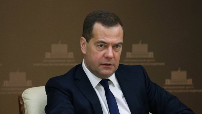 Медведев раздал поручения Минздраву, Минтруду и Минпросвещения / Фото: prozkh.ru