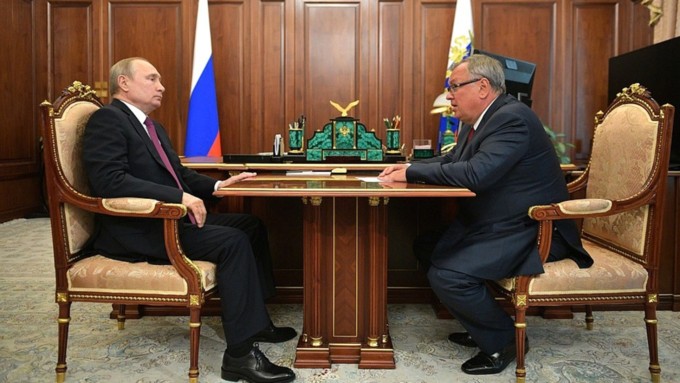 Владимир Путин и Андрей Костин / Фото: kremlin.ru
