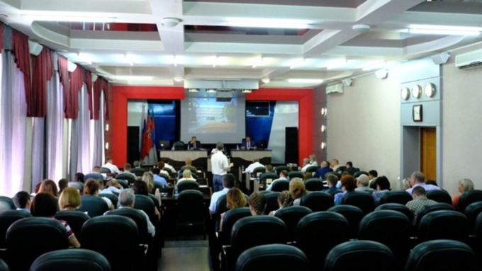Заседание Бийской гордумы было сорвано утром 22 августа / Фото: Politsib.ru