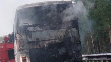 Пассажирский автобус сгорел на трассе Барнаул – Новосибирск в Алтайском крае