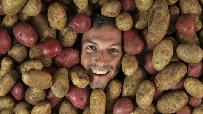 Из продовольственных товаров на Алтае сильнее всего дешевеет картофель / Фото: test.whoswhos.org