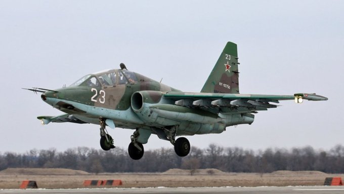 Два летчика разбившегося Су-25УБ катапультировались / Фото: twitter.com
