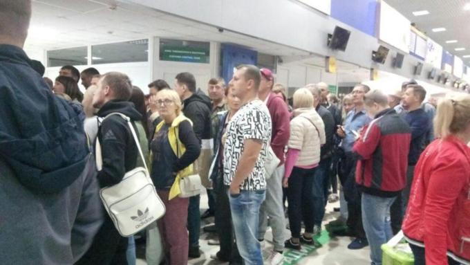 Люди в ожидании своего рейса / Фото: Amic.ru, Александр Соколов