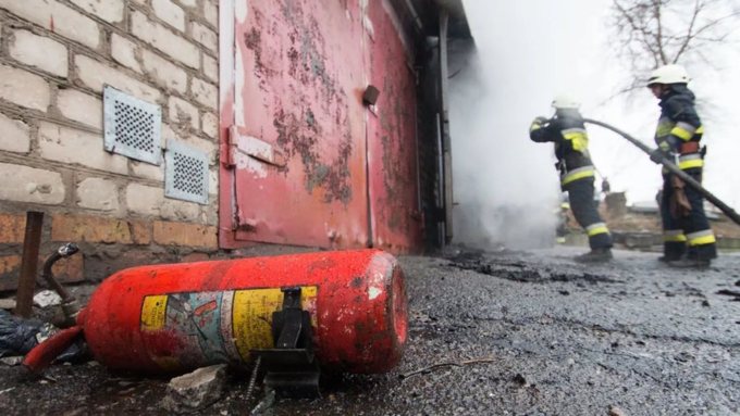 Взрыв газа в частном гараже на Алтае / Фото: Avto25.ru