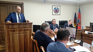 Обсуждение бюджета в АКЗС / Фото: amic.ru