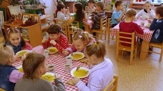 В детских садах должны кормить более качественно / Фото: Mk-pskov.ru