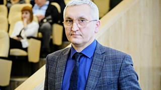 Руководитель администрации губернатора и правительства Виталий Снесарь / Фото: amic.ru,  Екатерина Смолихина