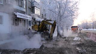 Порыв на теплосети в Барнауле / Фото: amic.ru, Екатерина Смолихина