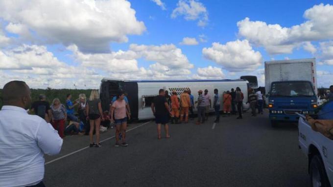 Автобус с туристами из России перевернулся в Доминикане / Фото: obozrevatel.com