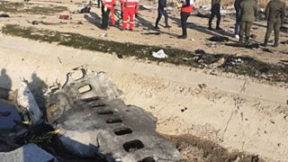 Обломки упавшего украинского самолета / Фото: пресс-служба "Красного полумесяца" Ирана