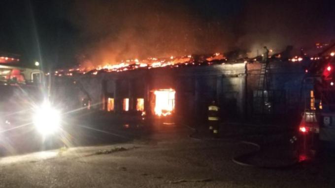 Пожар на бывшей спичечной фабрике / Фото: amic.ru