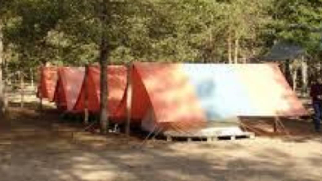 Мероприятия перед открытием палаточного лагеря. Палаточный лагерь Оренбург. Палаточный лагерь Манжерок горный Алтай. Таватуй озеро палаточный лагерь.