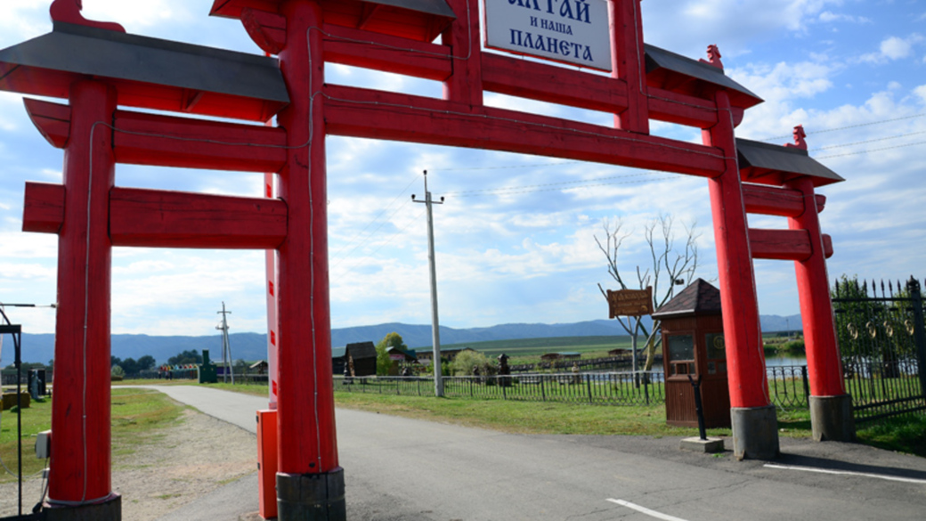 Подворье база отдыха брянск. Протект фид корма стартовый для цыплят. Ресторан подворье павловск. Ооо подворье. Сибирское подворье барнаул.