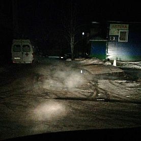 Парковку подстанции скорой помощи затопило горячей водой в Барнауле