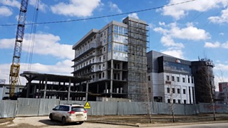 Строящийся апарт-комплекс на ул. Шумакова, 21 / Фото: giak.alregn.ru