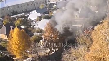 Баня и гараж загорелись в частном секторе Барнаула