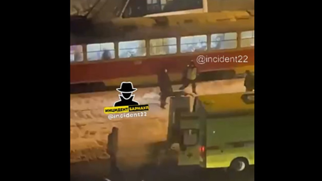 В ГИБДД рассказали подробности наезда трамвая на пешехода в Барнауле