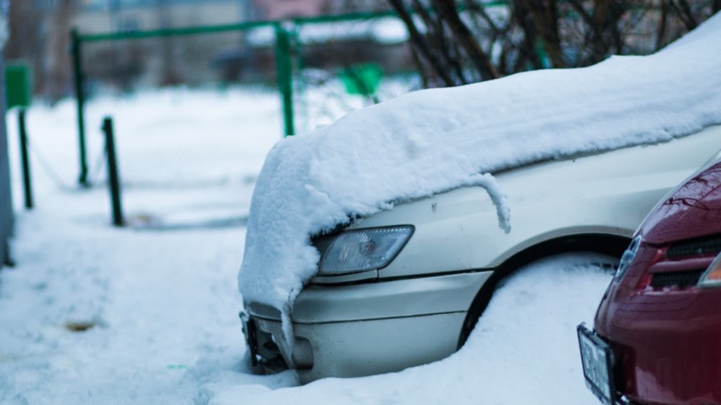Более 130 машин будут убирать снег ночью в Барнауле