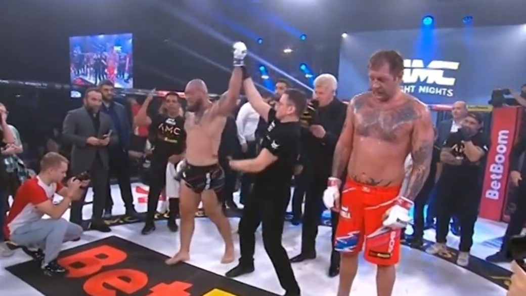Александра Емельяненко нокаутировали в первом раунде на турнире Fight Nights в России