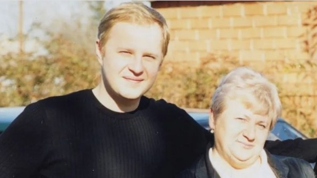 Виктор Томенко поздравил жителей Алтая с Днём матери и показал старое семейное фото