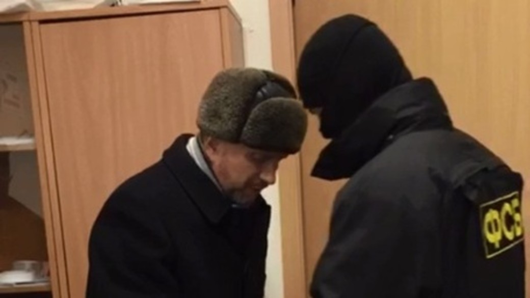 В отношении чиновника мэрии Заринска завели уголовное дело о взятках