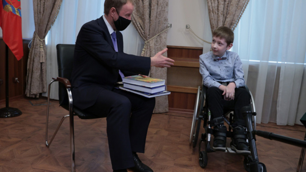 Томенко пообещал создать спортивную площадку для детей-инвалидов в Барнауле