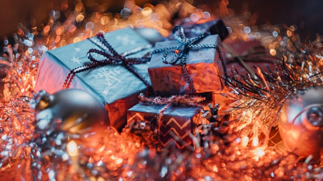 Россияне назвали сумму, которую готовы потратить на новогодние подарки