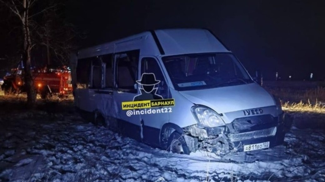 Четыре человека пострадали в ДТП с автобусом в Алтайском крае