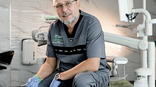 Михаил Тодер, главный врач, хирург-имплантолог МЦИ iDent