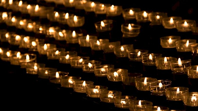 Свечи в храме / Фото: Niek Verlaan с сайта Pixabay