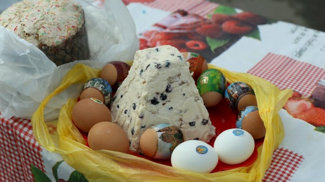 пасха в 24 м. освящение куличей на пасху в церкви. среда праздничной пасхальной недели. какого числа пасха. пасхальные яйца 2022.