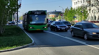 Автобус на выделенной полосе / Фото: amic.ru