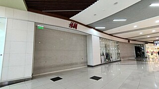 Закрытый H&M / Фото: amic.ru